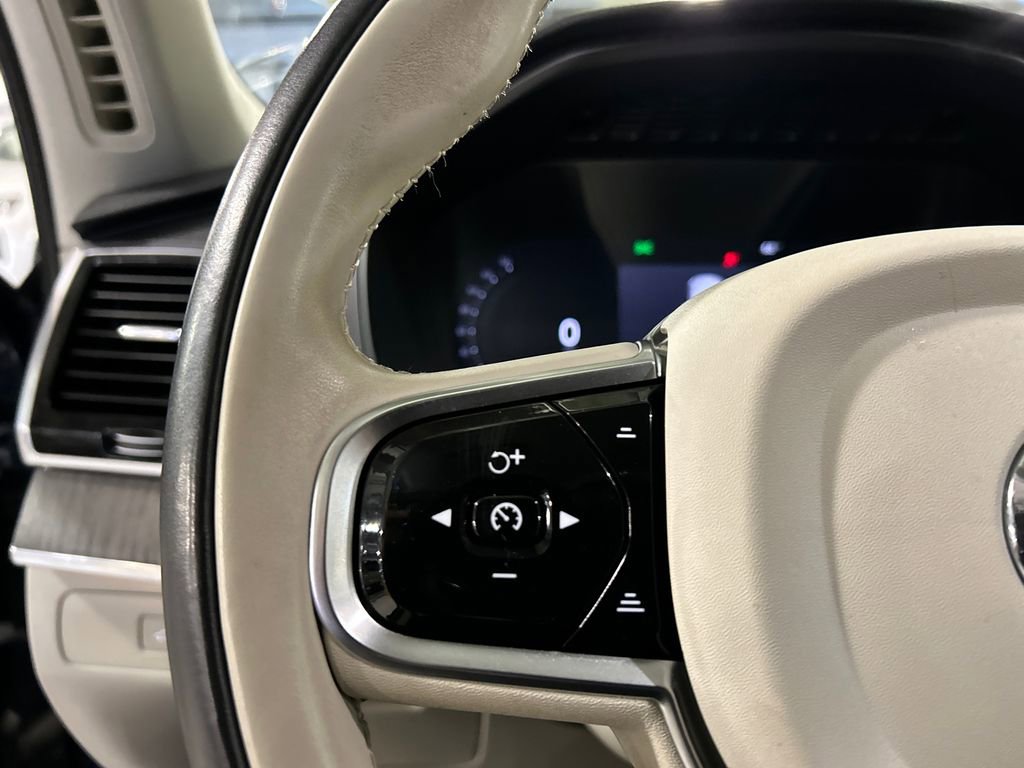 Used 2023 Volvo XC90 B6 Plus image 13