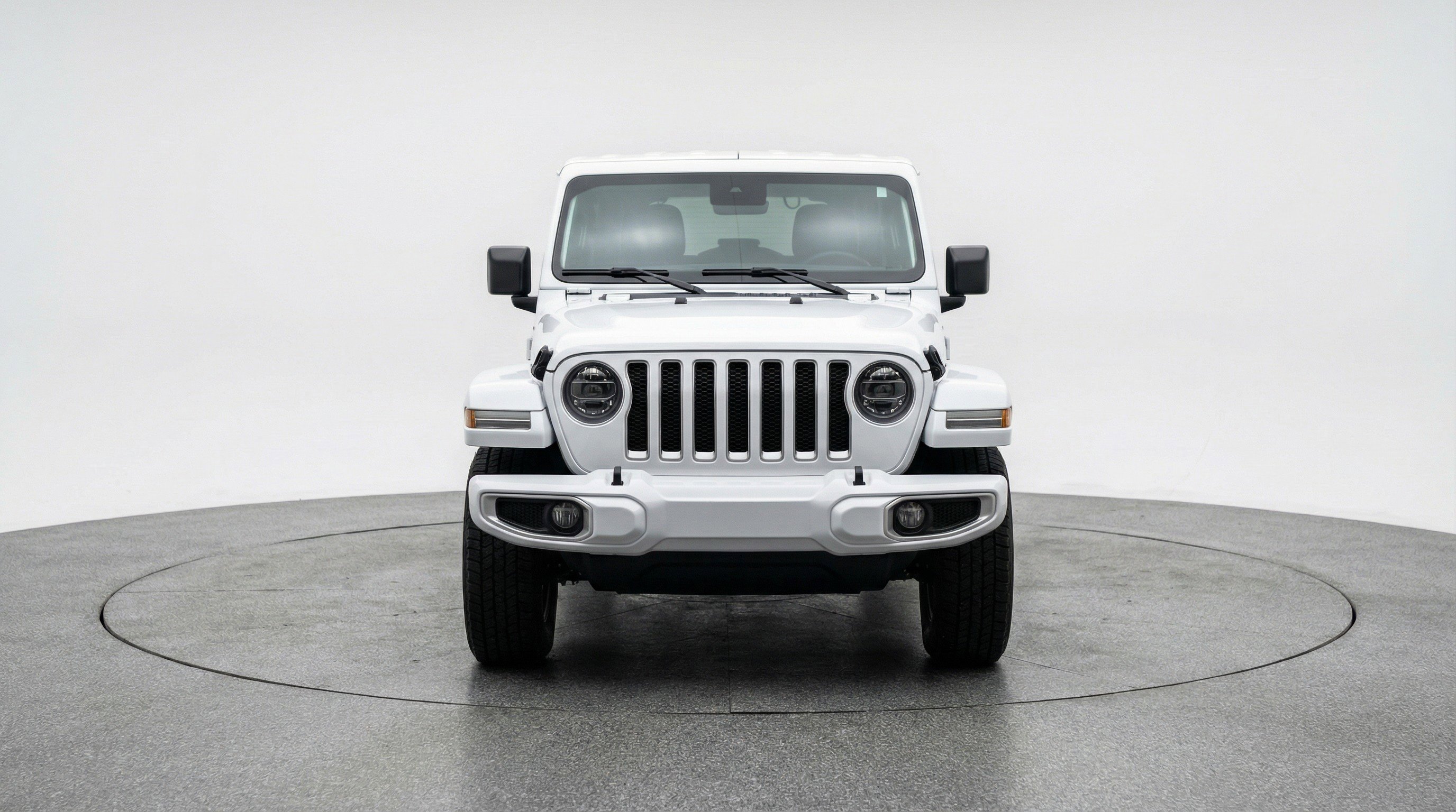 Used 2025 Jeep Wrangler Sahara image 2