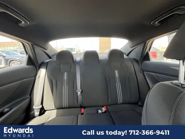 New 2025 Hyundai Elantra SEL image 19