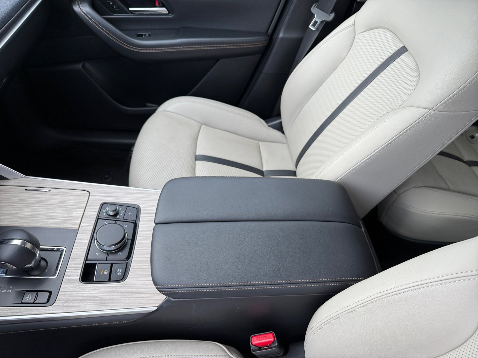 Certified 2024 MAZDA CX-90 Plug-In Hybrid w/ Preferred image 14