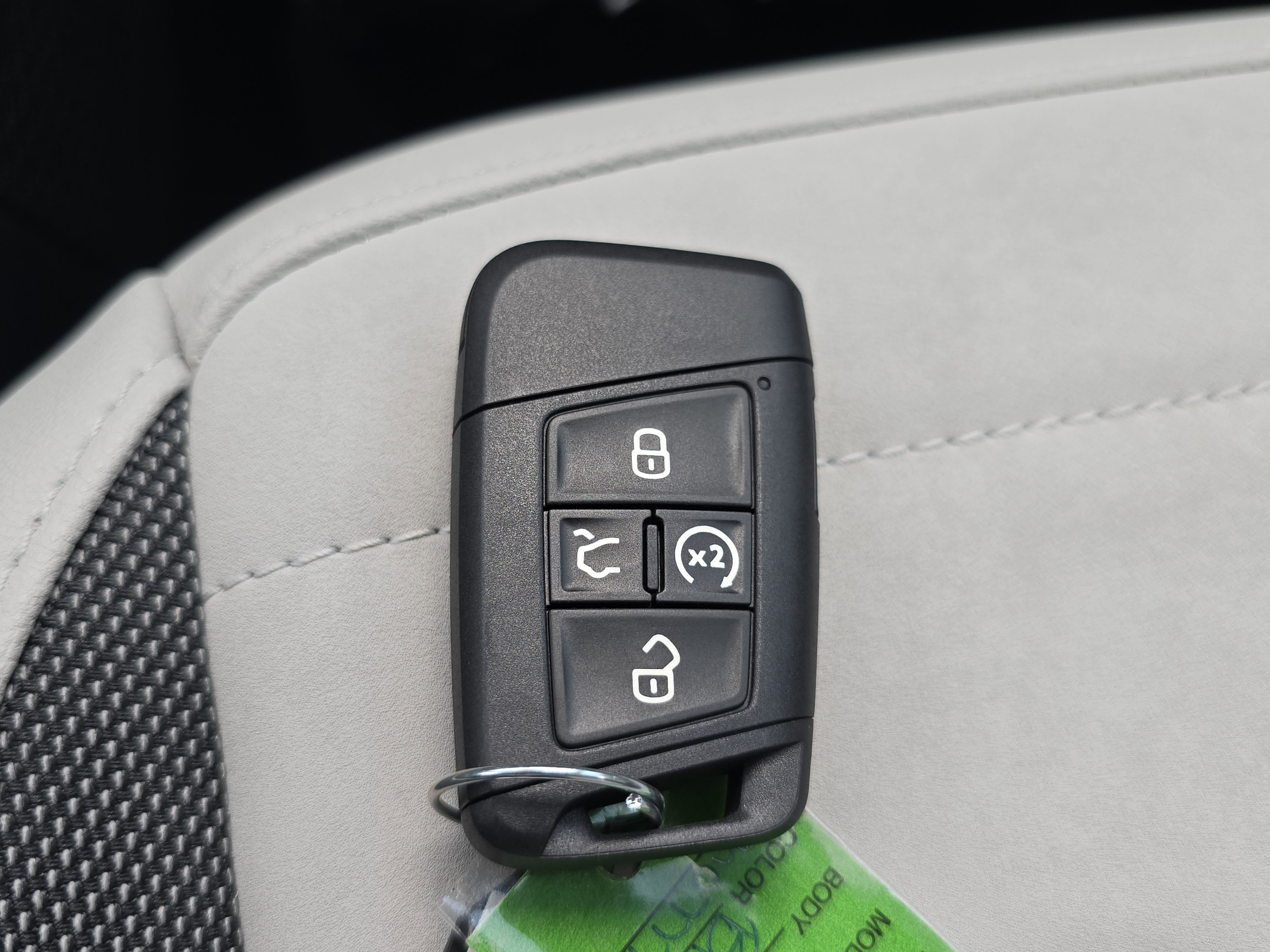 New 2025 Volkswagen Taos SE image 27