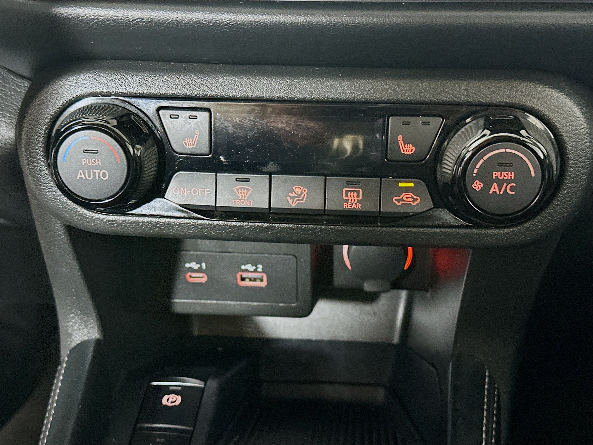 Used 2023 Nissan Kicks SR w/ SR Premium Package FWD image 22