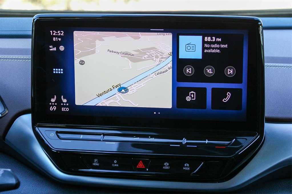 Used 2021 Volkswagen ID.4 Pro S w/ Gradient Package image 15