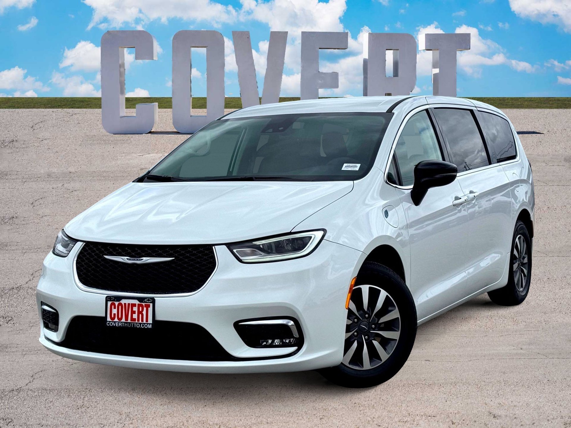 Used 2024 Chrysler Pacifica Select image 1