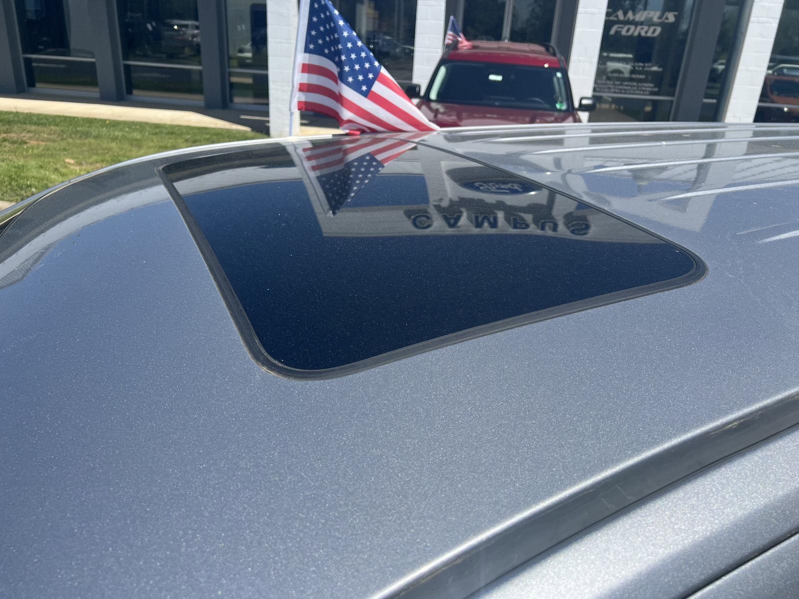 Used 2018 Dodge Durango R/T w/ Technology Group image 9