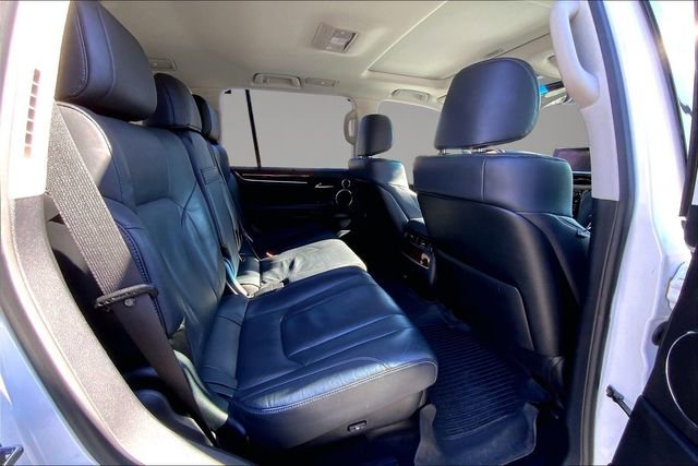 Used 2021 Lexus LX 570 4WD w/ Luxury Package image 20