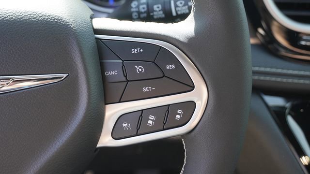 New 2026 Chrysler Pacifica Select FWD image 31