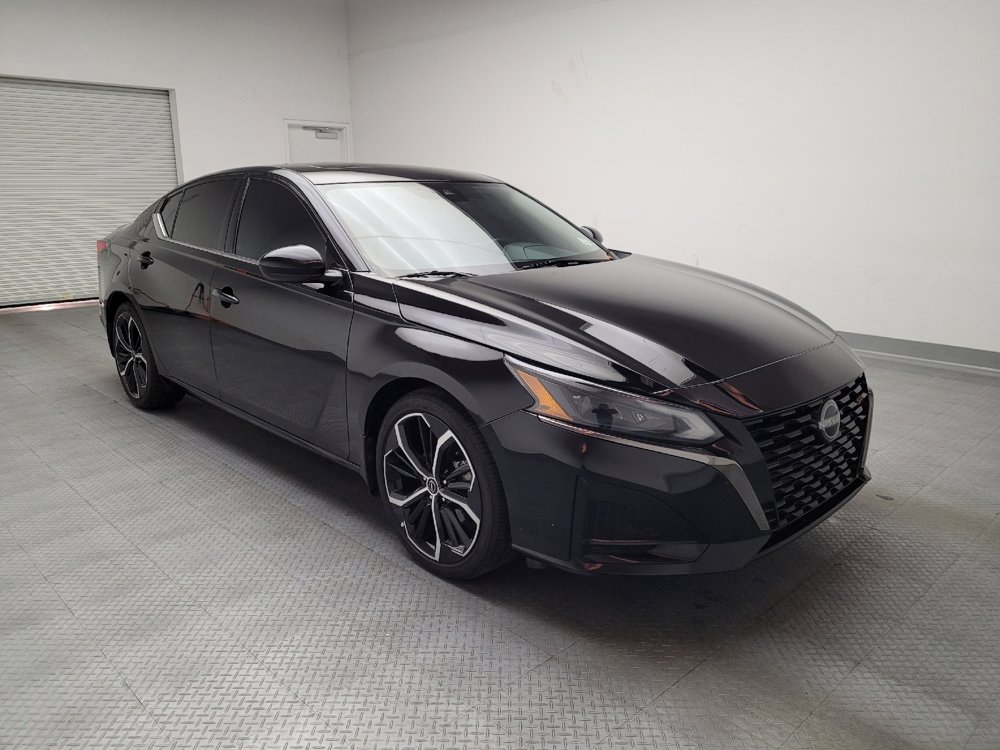 Used 2023 Nissan Altima 2.5 SR w/ SR Premium Package image 13