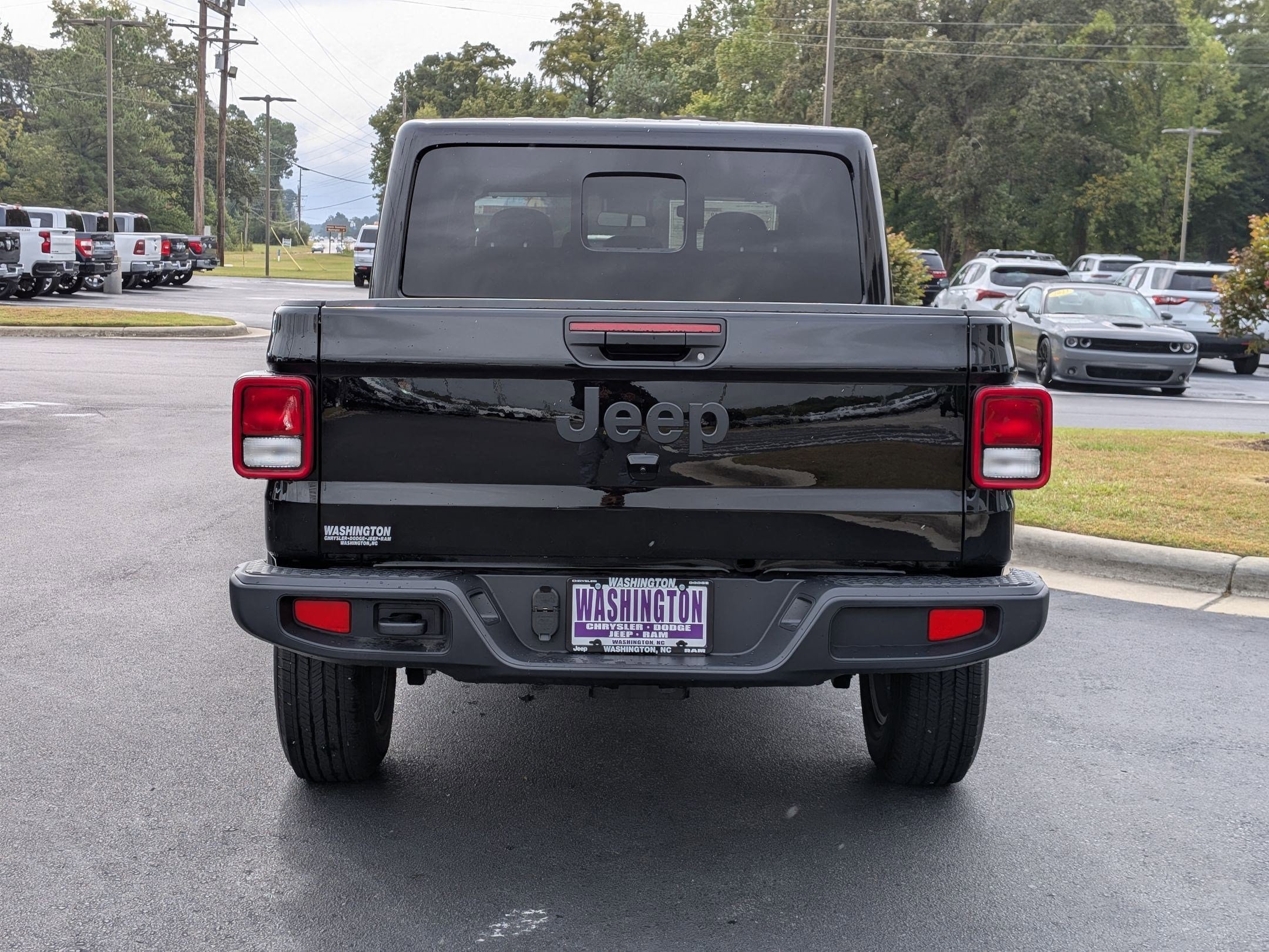 New 2025 Jeep Gladiator Sport AWD/4WD image 6