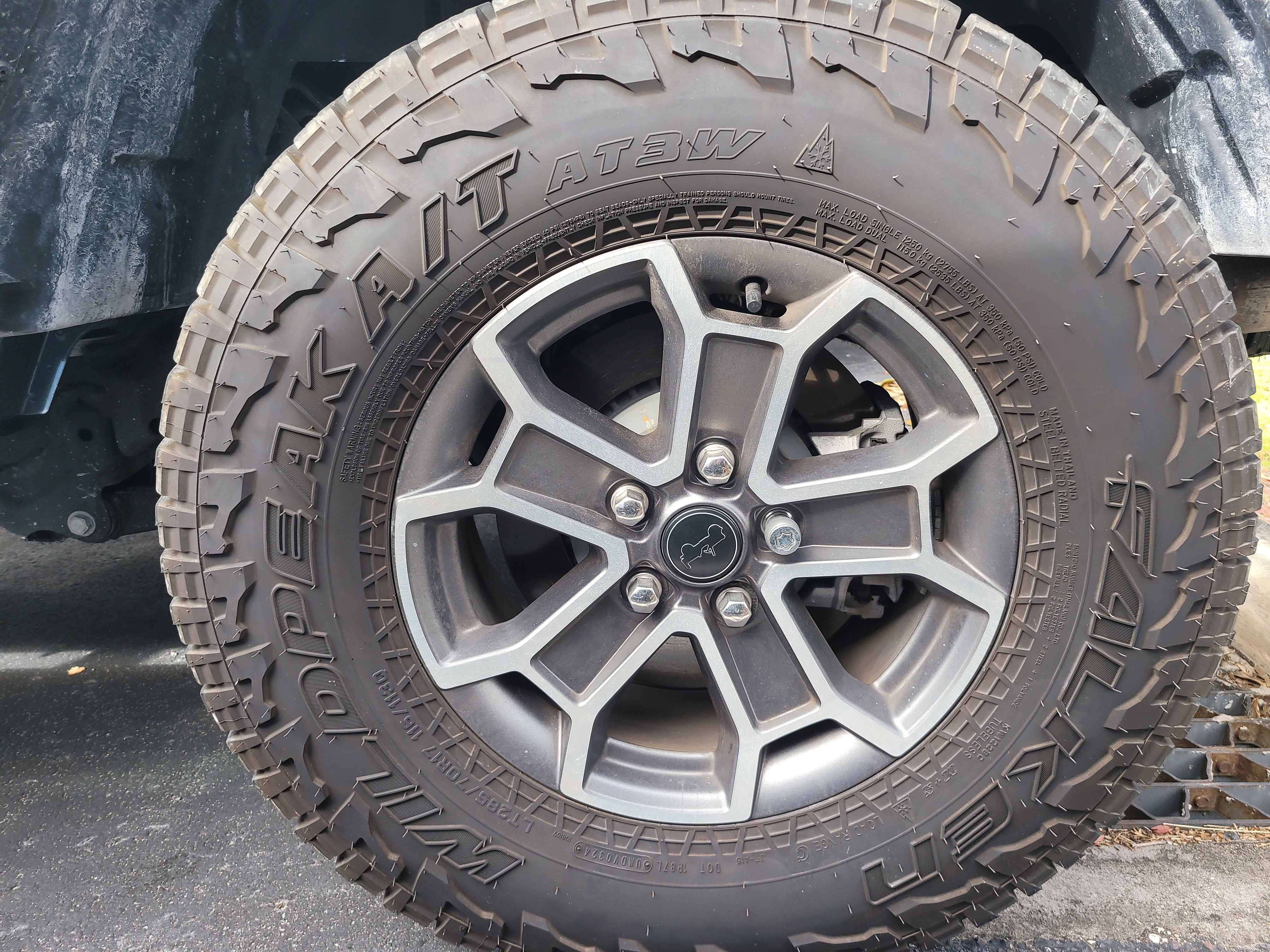 Used 2025 Jeep Gladiator Mojave AWD/4WD image 7