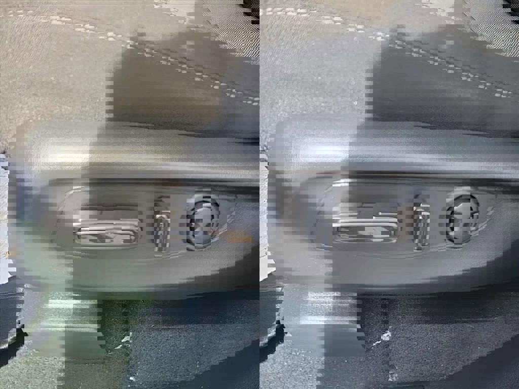 Used 2024 Honda CR-V EX image 16