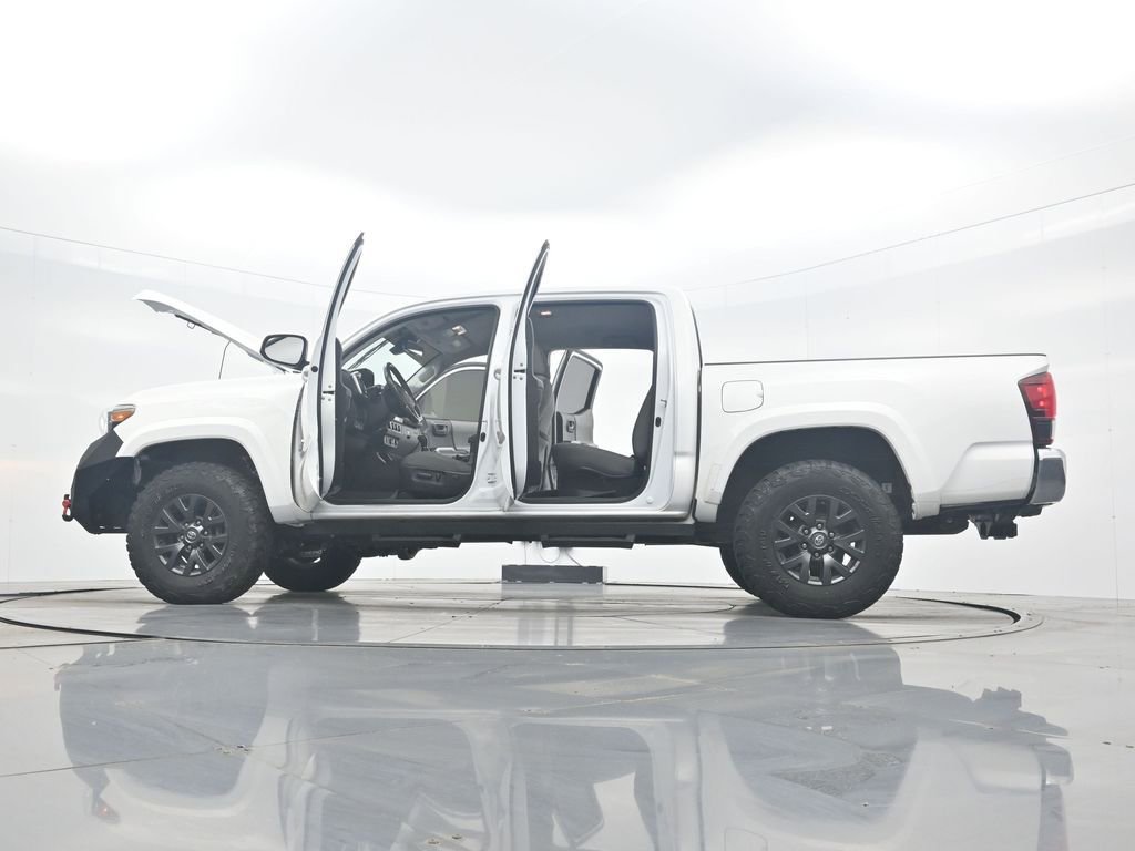 Used 2022 Toyota Tacoma SR5 AWD/4WD image 43