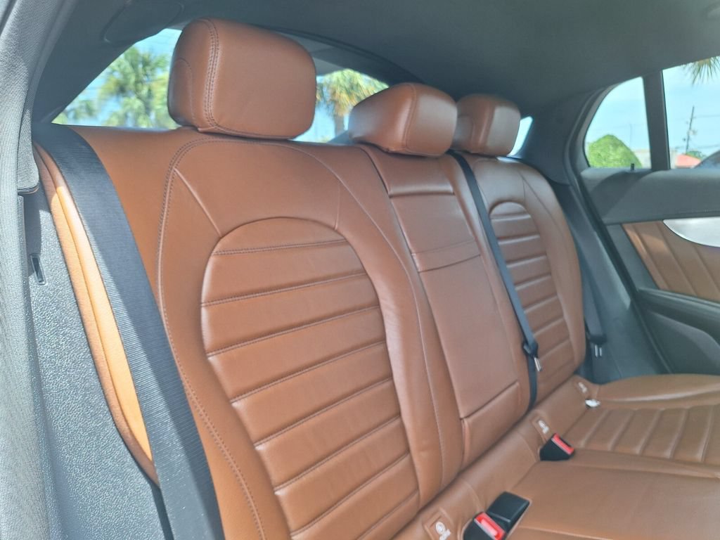 Used 2023 Mercedes-Benz GLC 300 4MATIC Coupe image 28