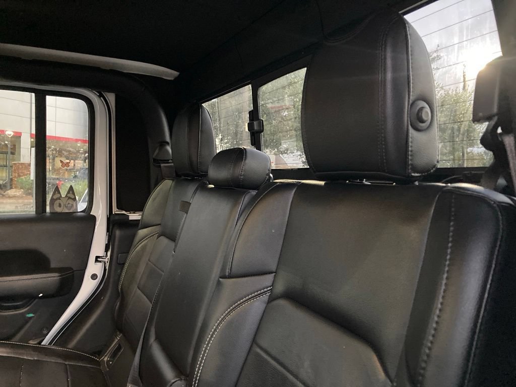 Used 2021 Jeep Gladiator Overland w/ Popular Equipment Package AWD/4WD image 9