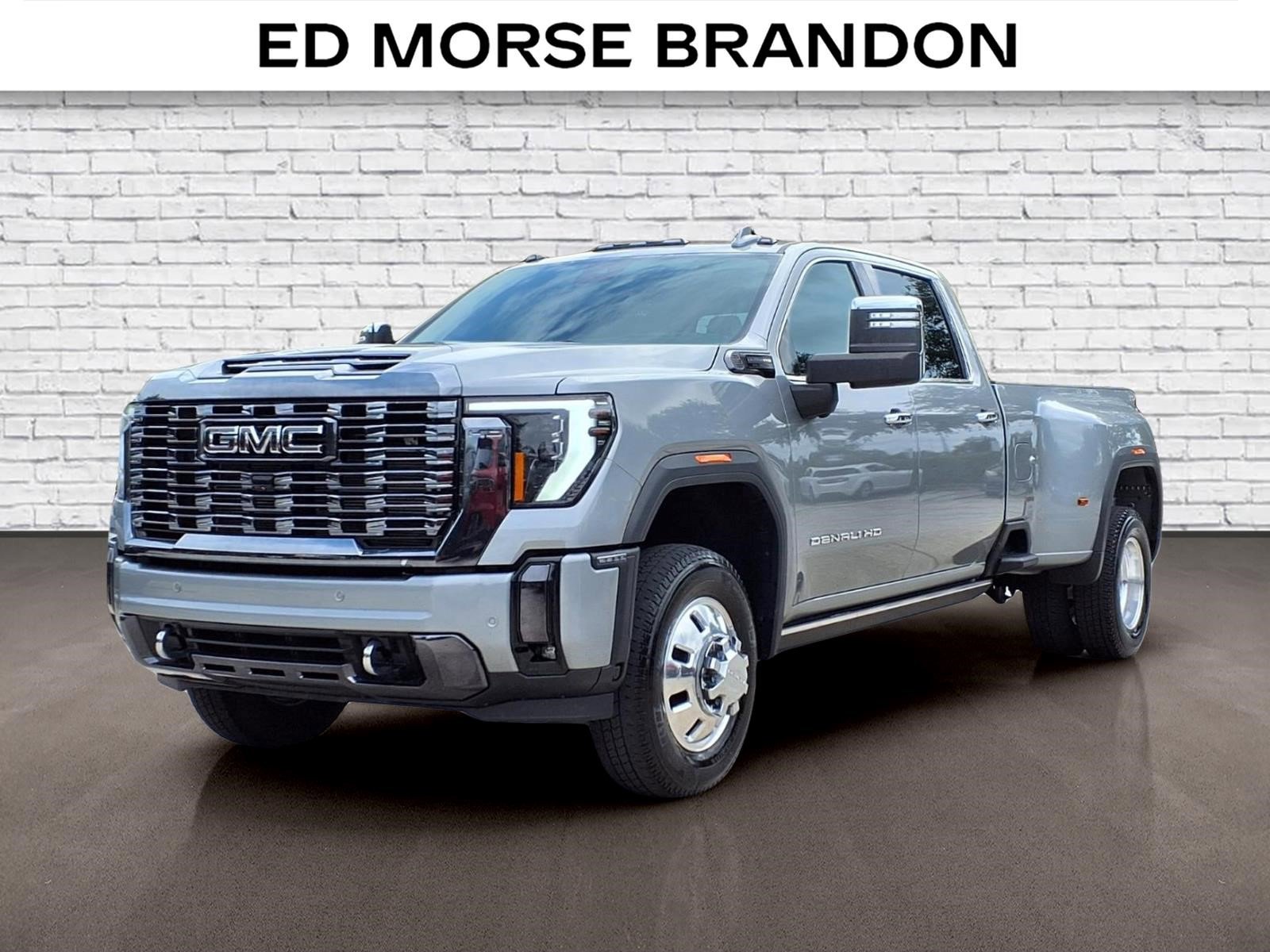 Used 2024 GMC Sierra 3500 Denali Ultimate AWD/4WD image 1