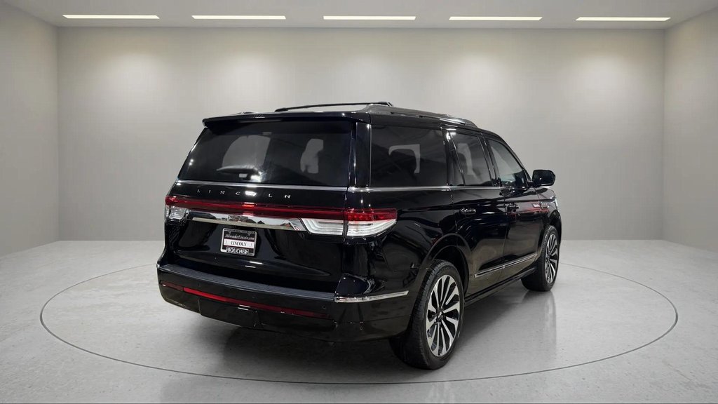 Certified 2023 Lincoln Navigator Reserve AWD/4WD image 3