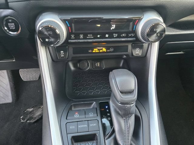 Certified 2025 Toyota RAV4 XLE FWD image 17