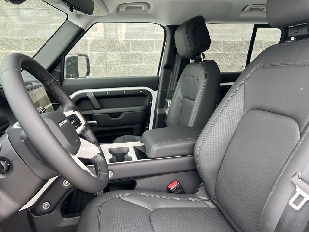 New 2025 Land Rover Defender 110 S image 11