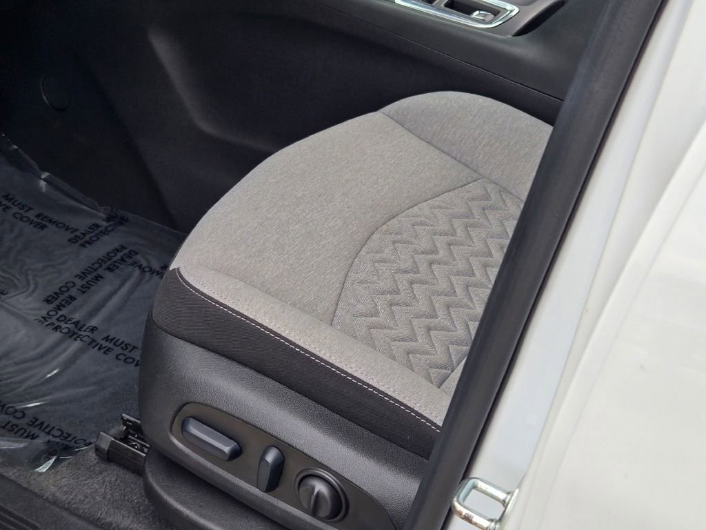 Used 2023 Chevrolet Equinox LT w/ Driver Convenience Package image 22