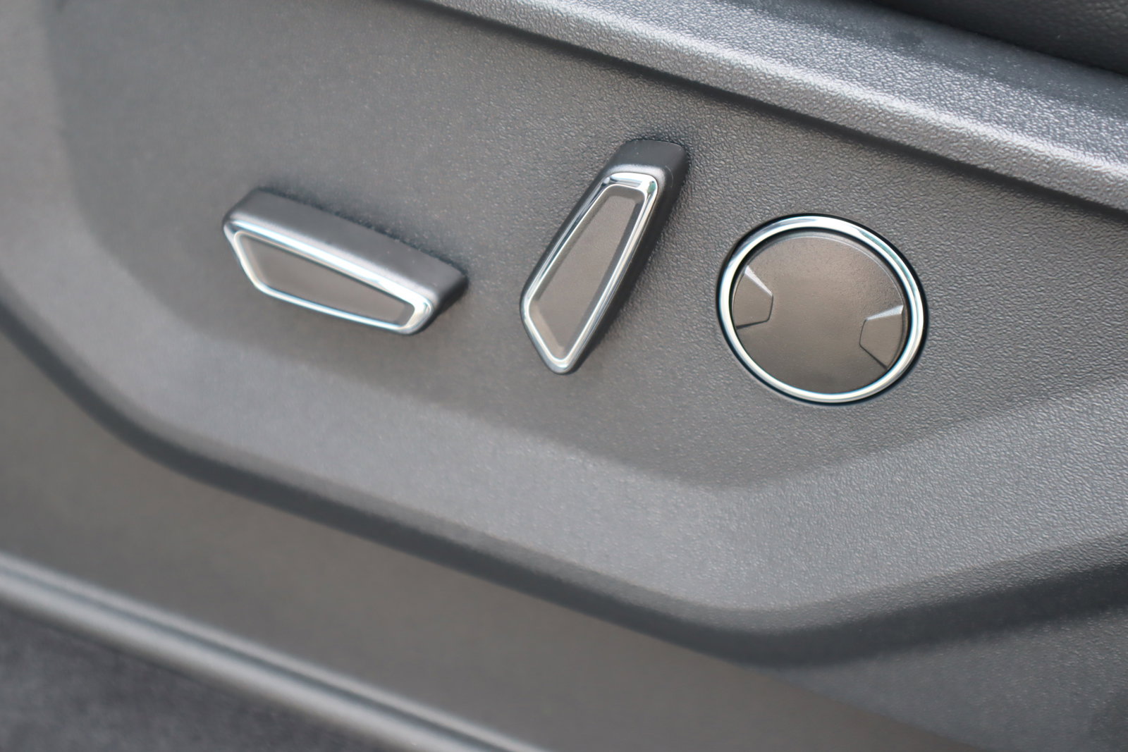 New 2025 Ford F150 Lariat w/ Equipment Group 502A High image 37