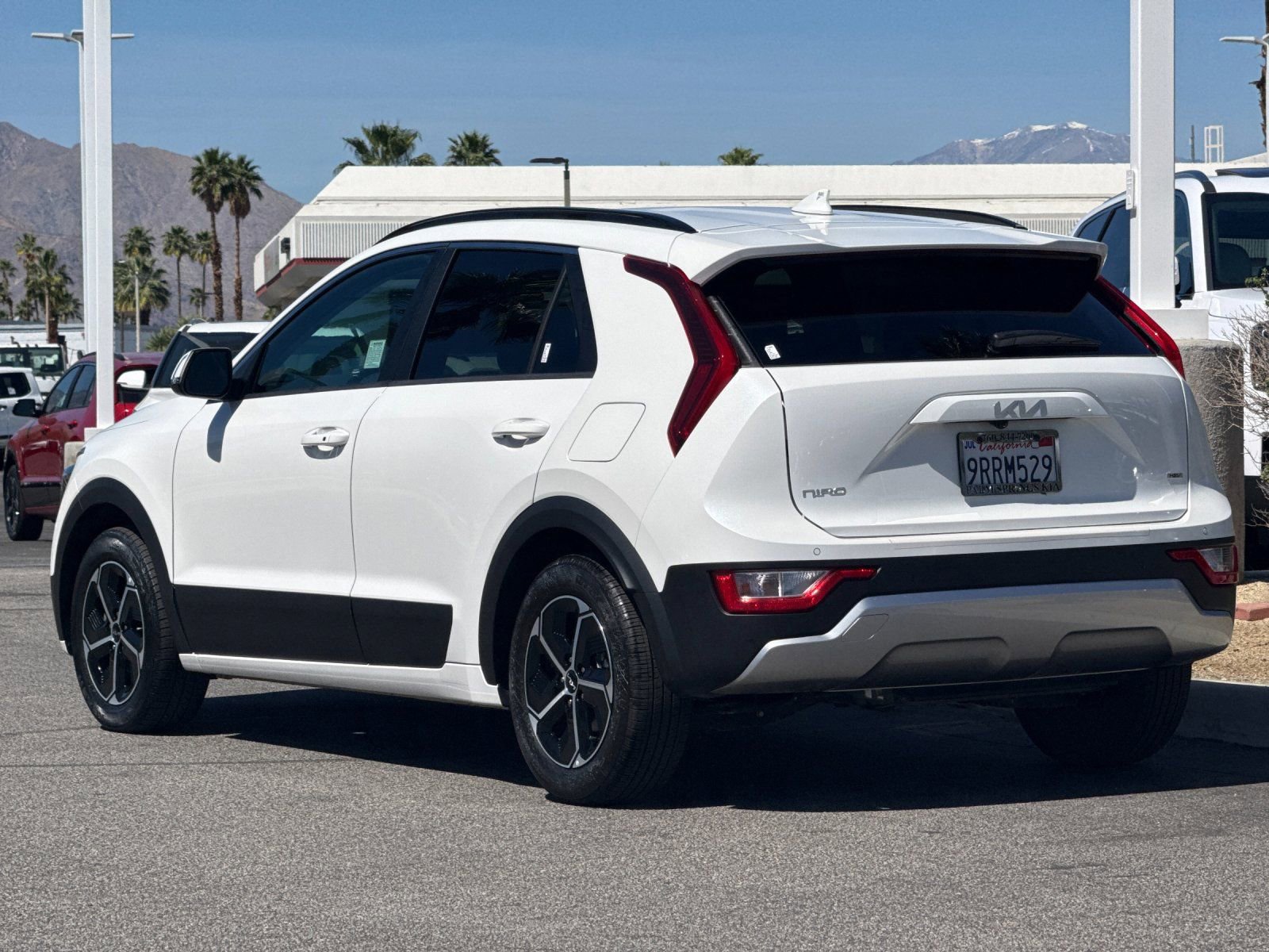 Used 2025 Kia Niro EX image 5