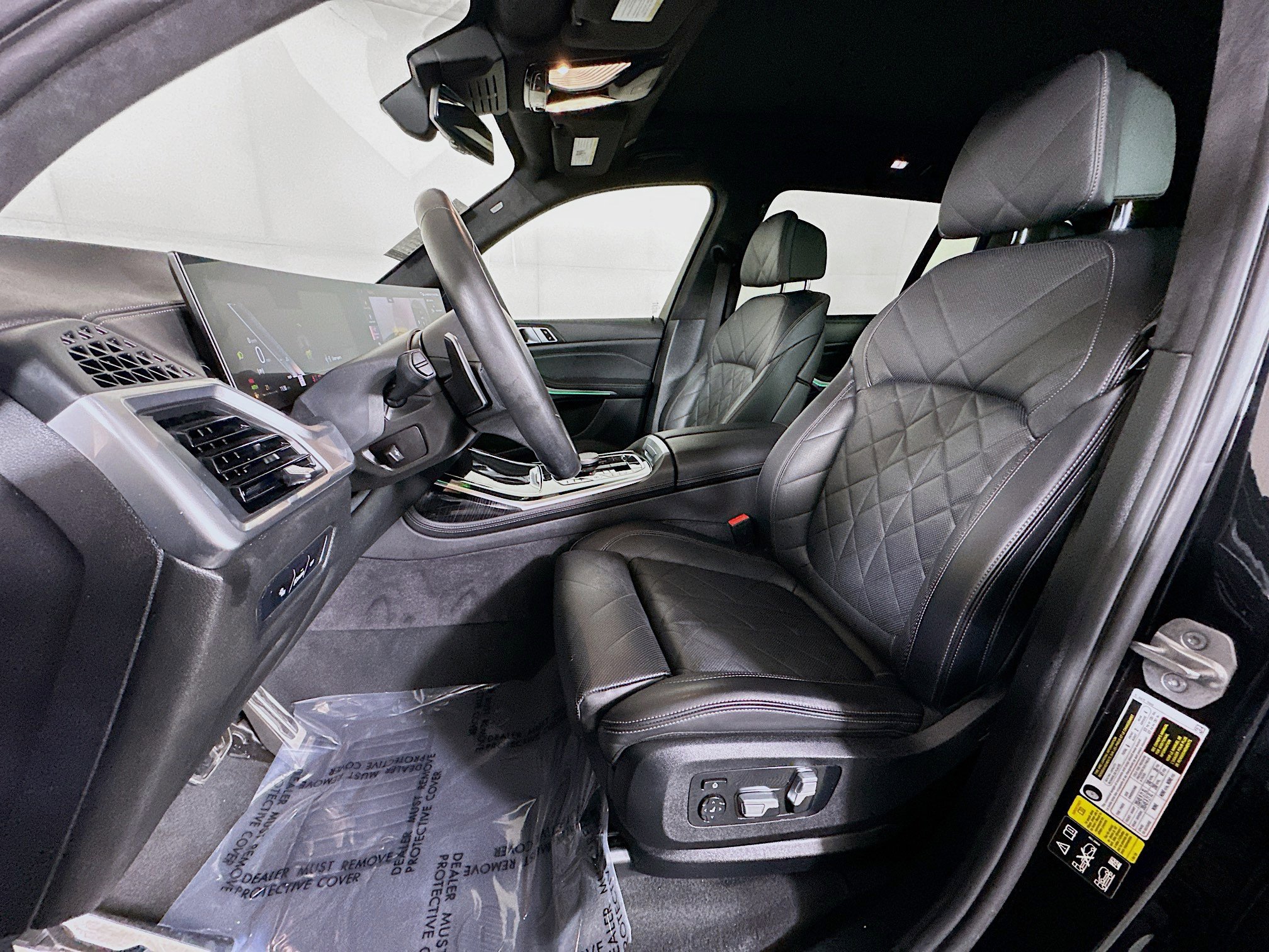 Used 2024 BMW X7 xDrive40i w/ M Sport Package image 12