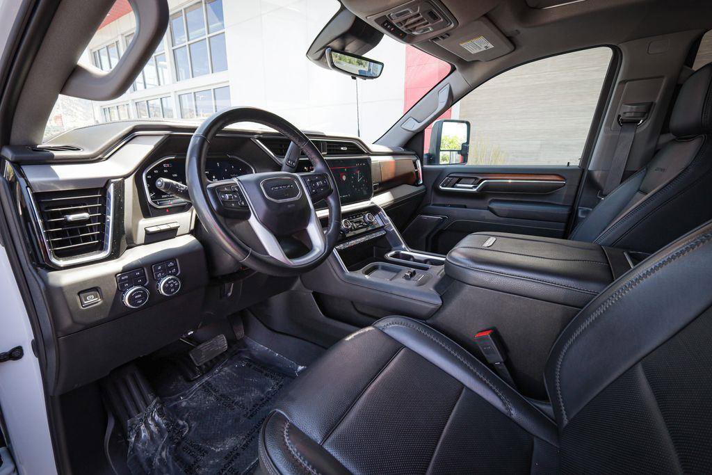Used 2024 GMC Sierra 3500 Denali w/ Denali Reserve Package image 12