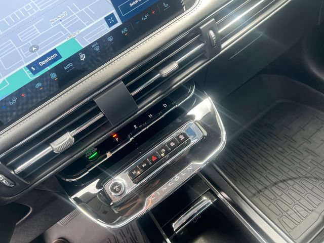 Certified 2024 Lincoln Corsair AWD image 28