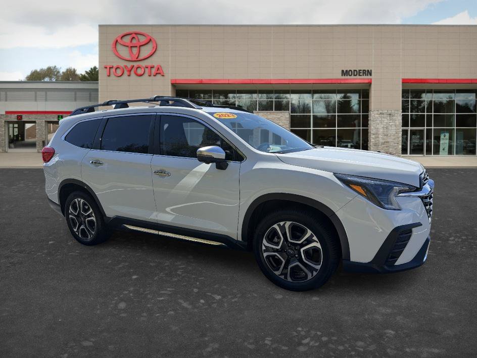 Used 2023 Subaru Ascent Touring AWD/4WD image 3