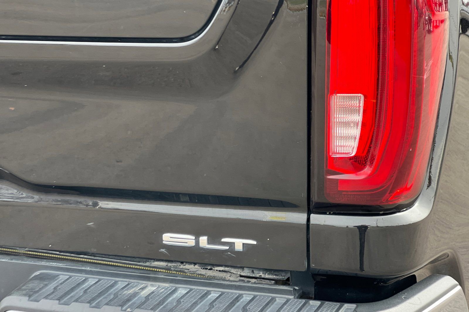 Used 2021 GMC Sierra 2500 SLT w/ SLT Premium Package image 23