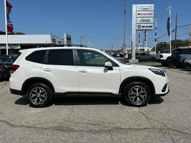 Used 2022 Subaru Forester Premium w/ Popular Package #1 image 2