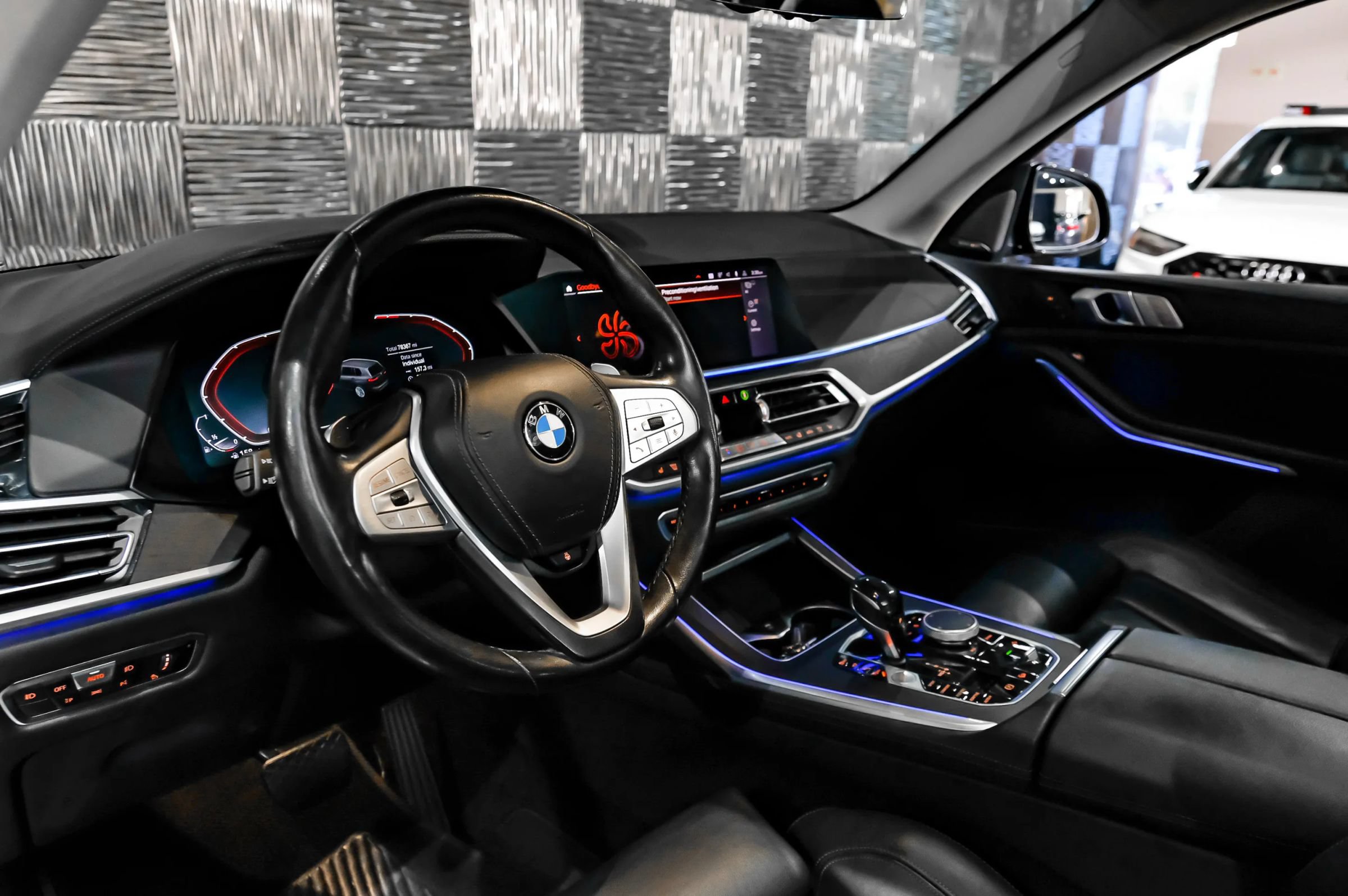 Used 2020 BMW X7 xDrive40i w/ Premium Package AWD/4WD image 3