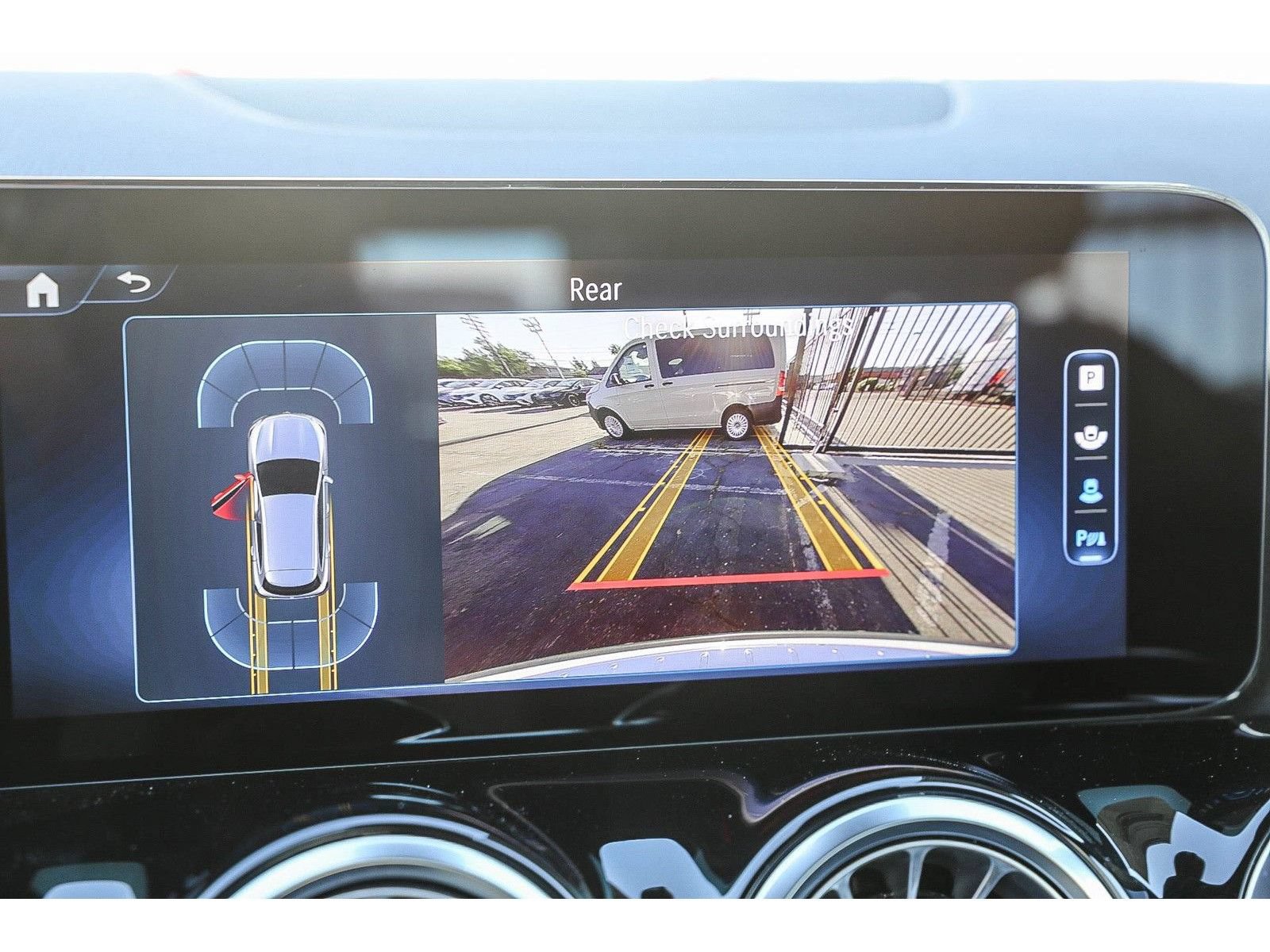 Used 2024 Mercedes-Benz GLA 35 AMG 4MATIC image 29