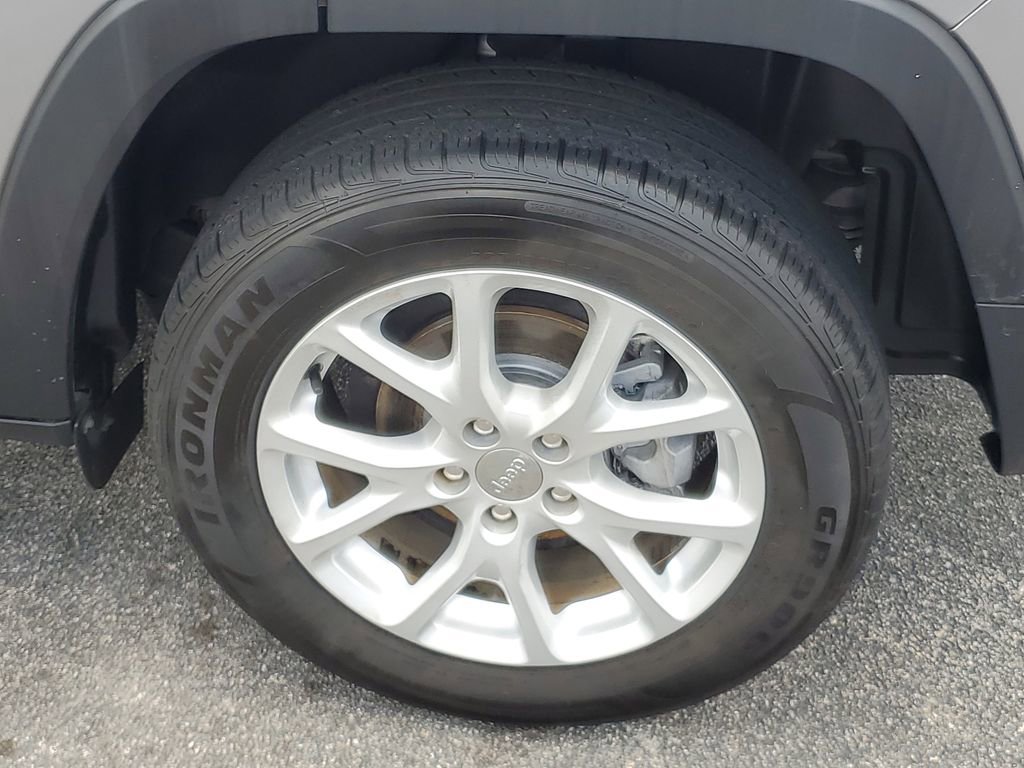 Used 2018 Jeep Cherokee Latitude image 5