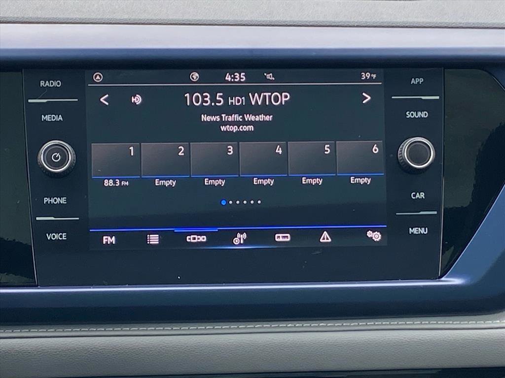 Used 2024 Volkswagen Taos SE w/ Panoramic Sunroof Package image 10