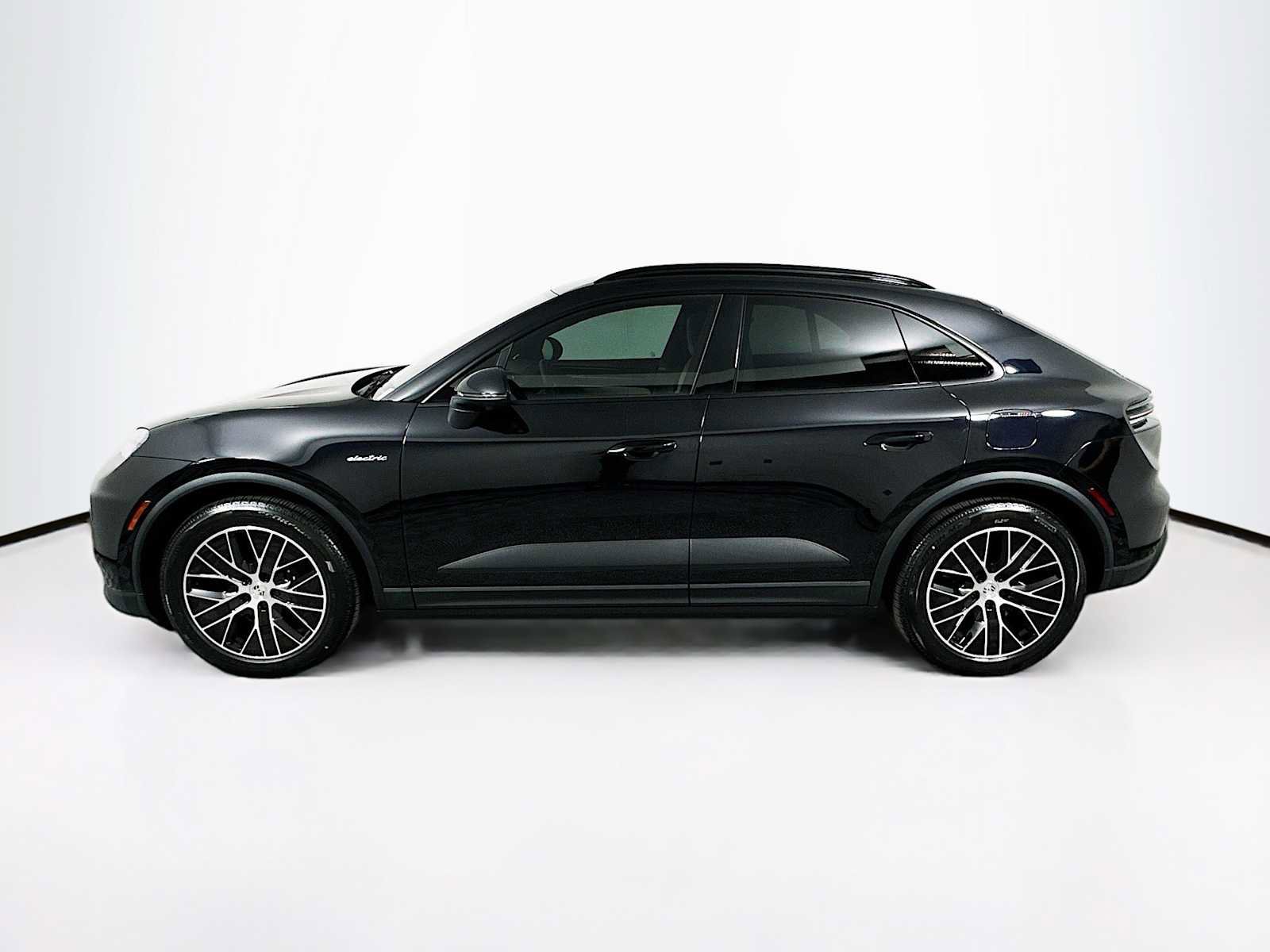 New 2025 Porsche Macan 4 Electric image 2
