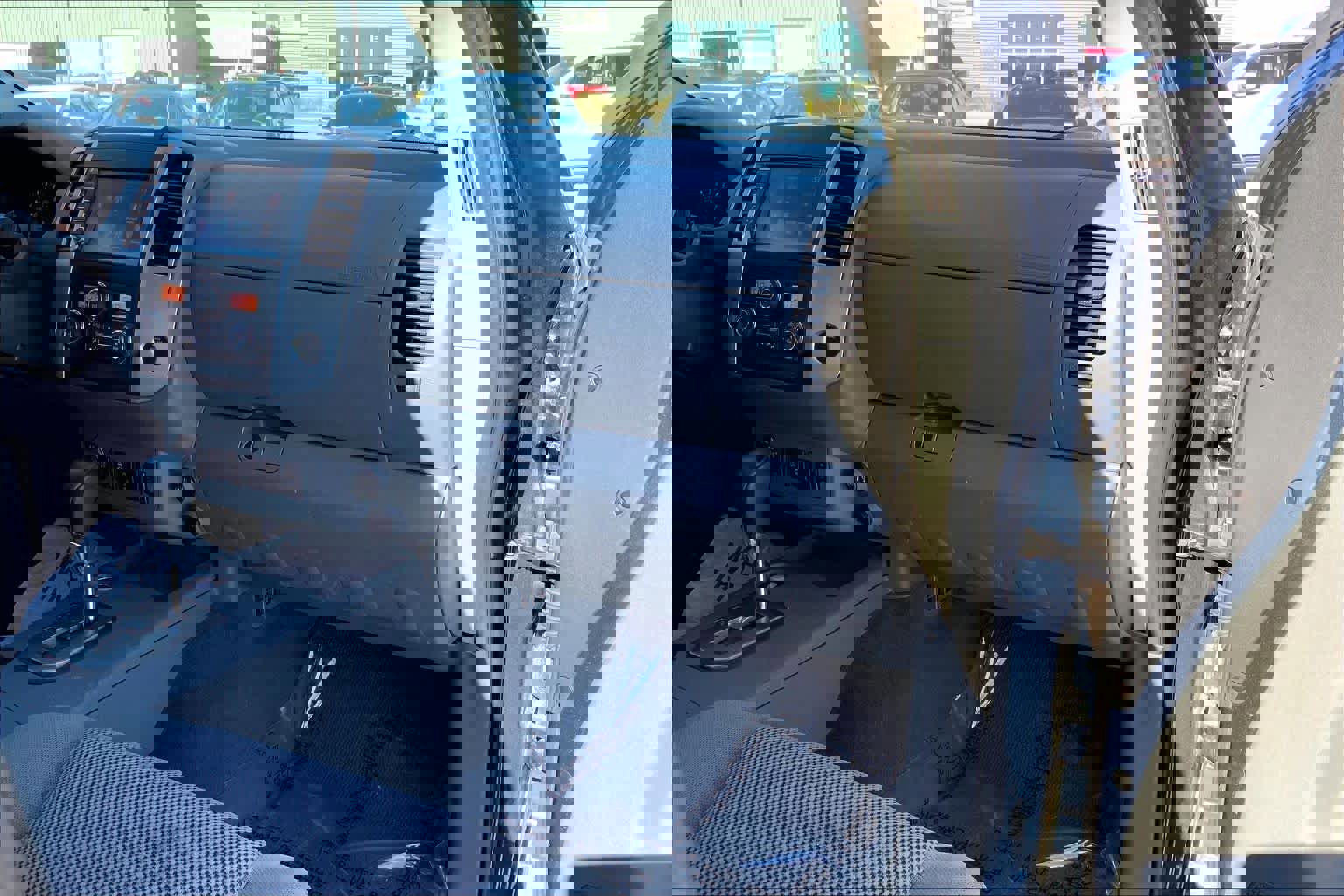 Used 2020 Nissan Frontier SV image 18