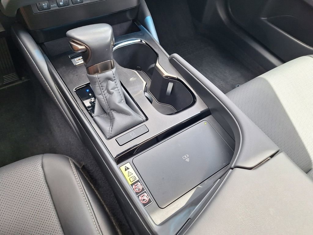 Used 2024 Lexus ES 350 w/ Premium Package image 17