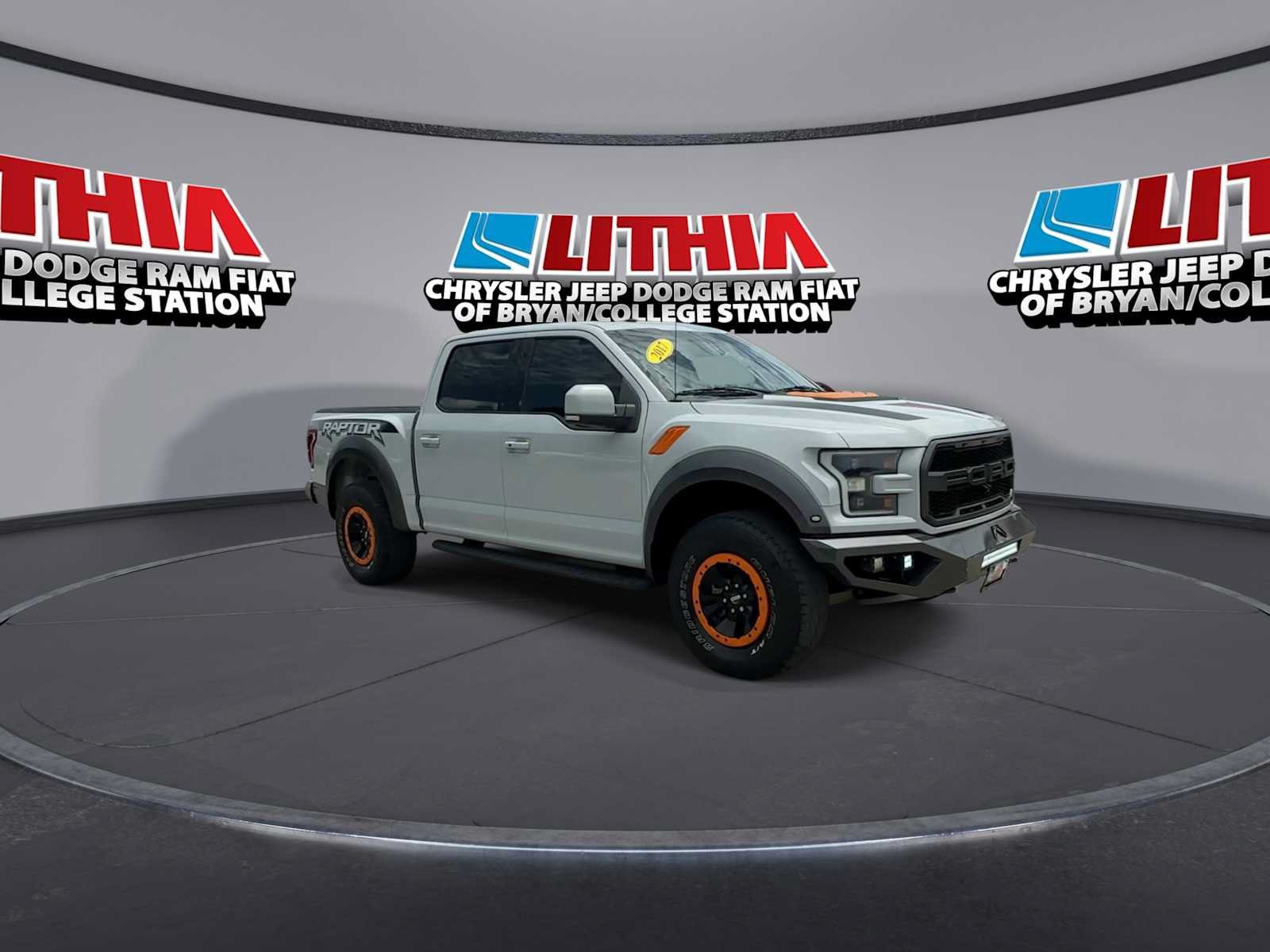 Used 2017 Ford F150 Raptor w/ Equipment Group 802A Luxury AWD/4WD image 2