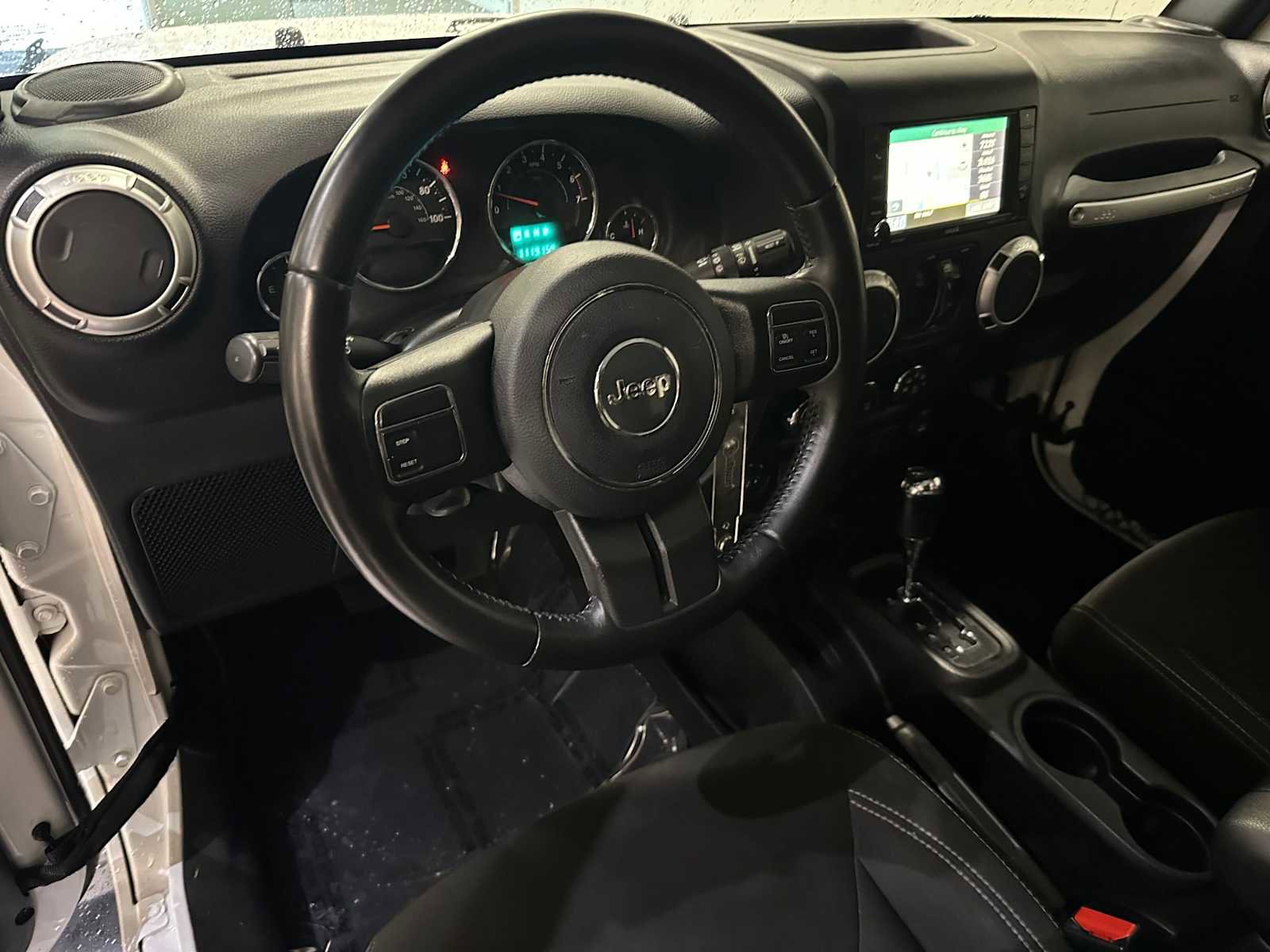 Used 2017 Jeep Wrangler Unlimited Sahara image 2