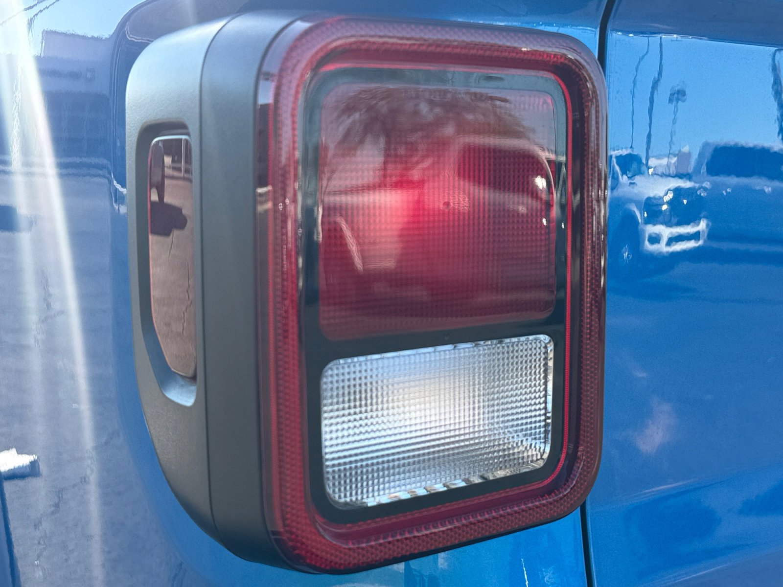 Used 2023 Jeep Gladiator Willys image 27