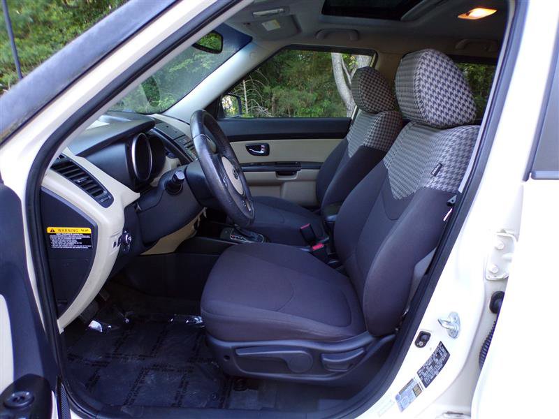 Used 2012 Kia Soul ! FWD image 20