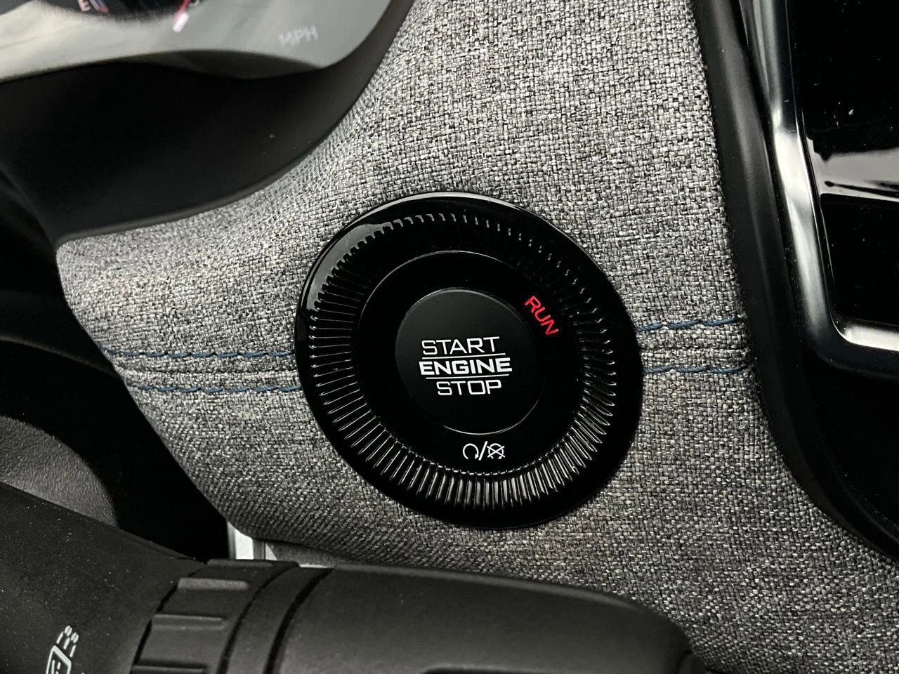 Used 2025 Jeep Compass Latitude image 28