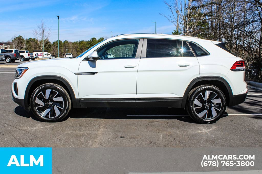 Used 2024 Volkswagen Atlas Cross Sport SE image 5