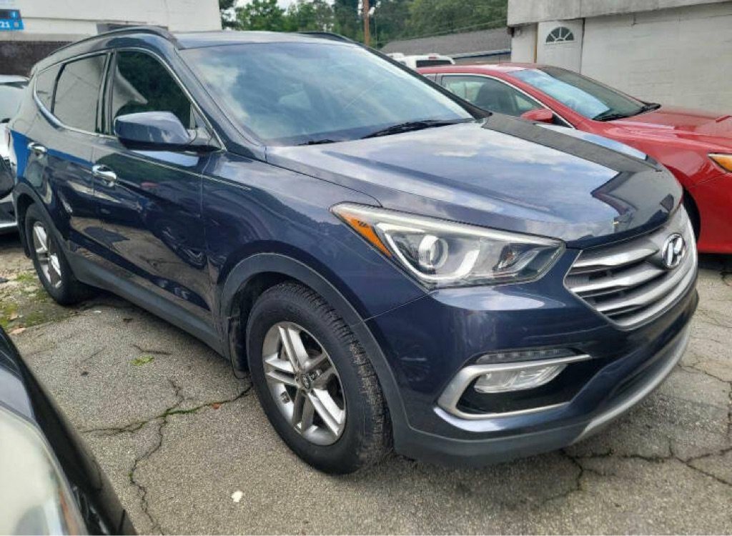 Used 2017 Hyundai Santa Fe Sport FWD image 2