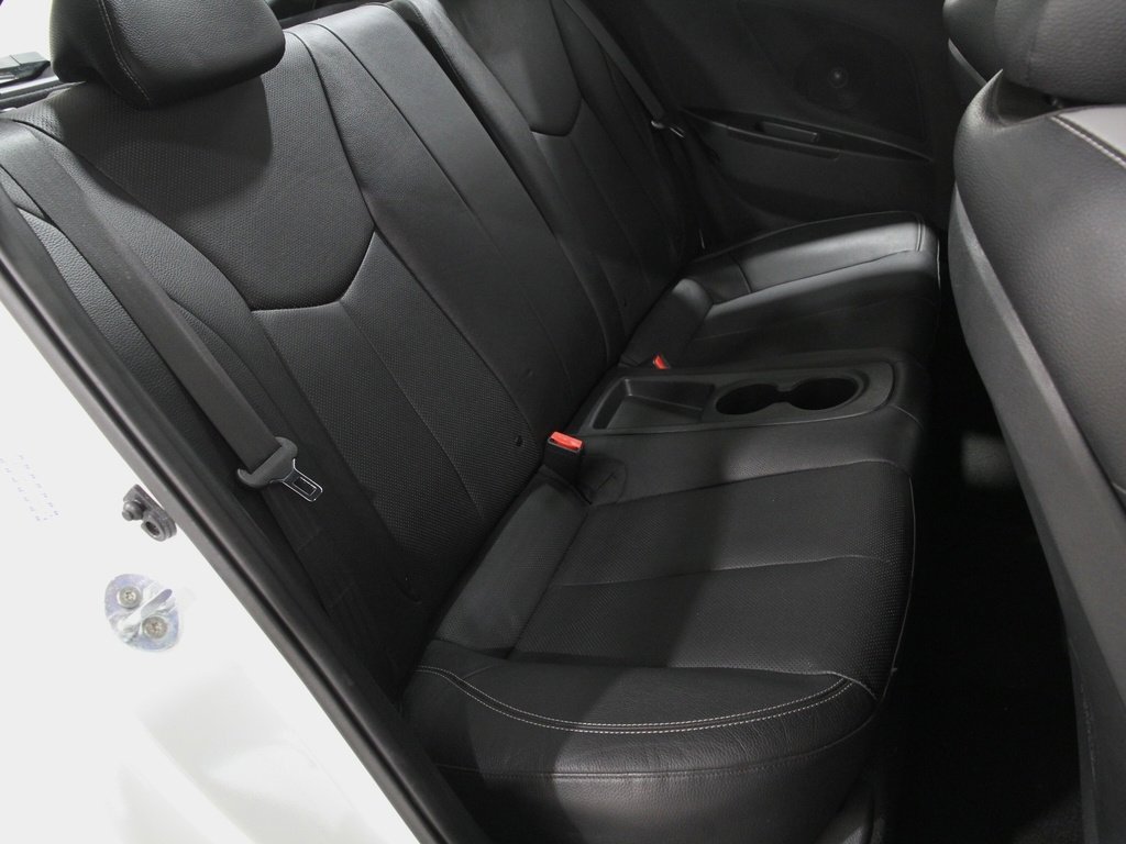 Used 2016 Hyundai Veloster Turbo image 17