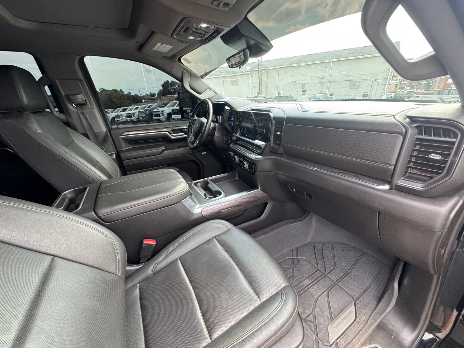 Used 2024 Chevrolet Silverado 2500 LTZ w/ LTZ Plus Package AWD/4WD image 37