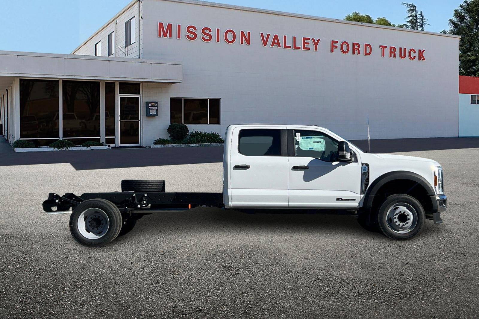 New 2026 Ford F550 2WD Crew Cab Super Duty image 3