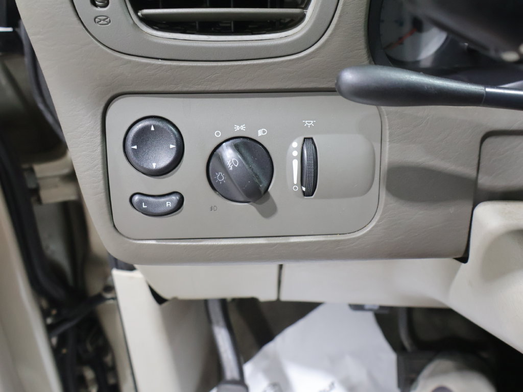 Used 2007 Dodge Grand Caravan SXT FWD image 25