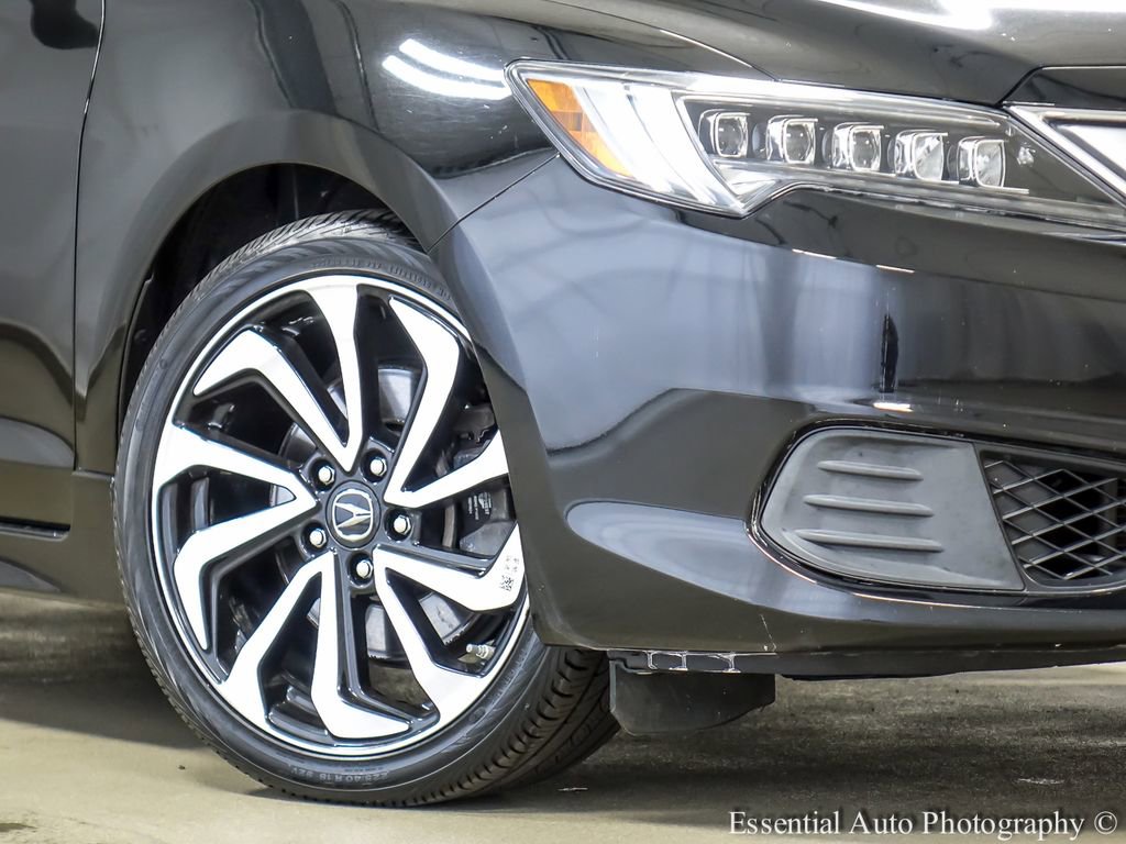 Used 2018 Acura ILX w/ Special Edition Package image 4